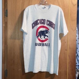 Like New Cubbies tee shirt